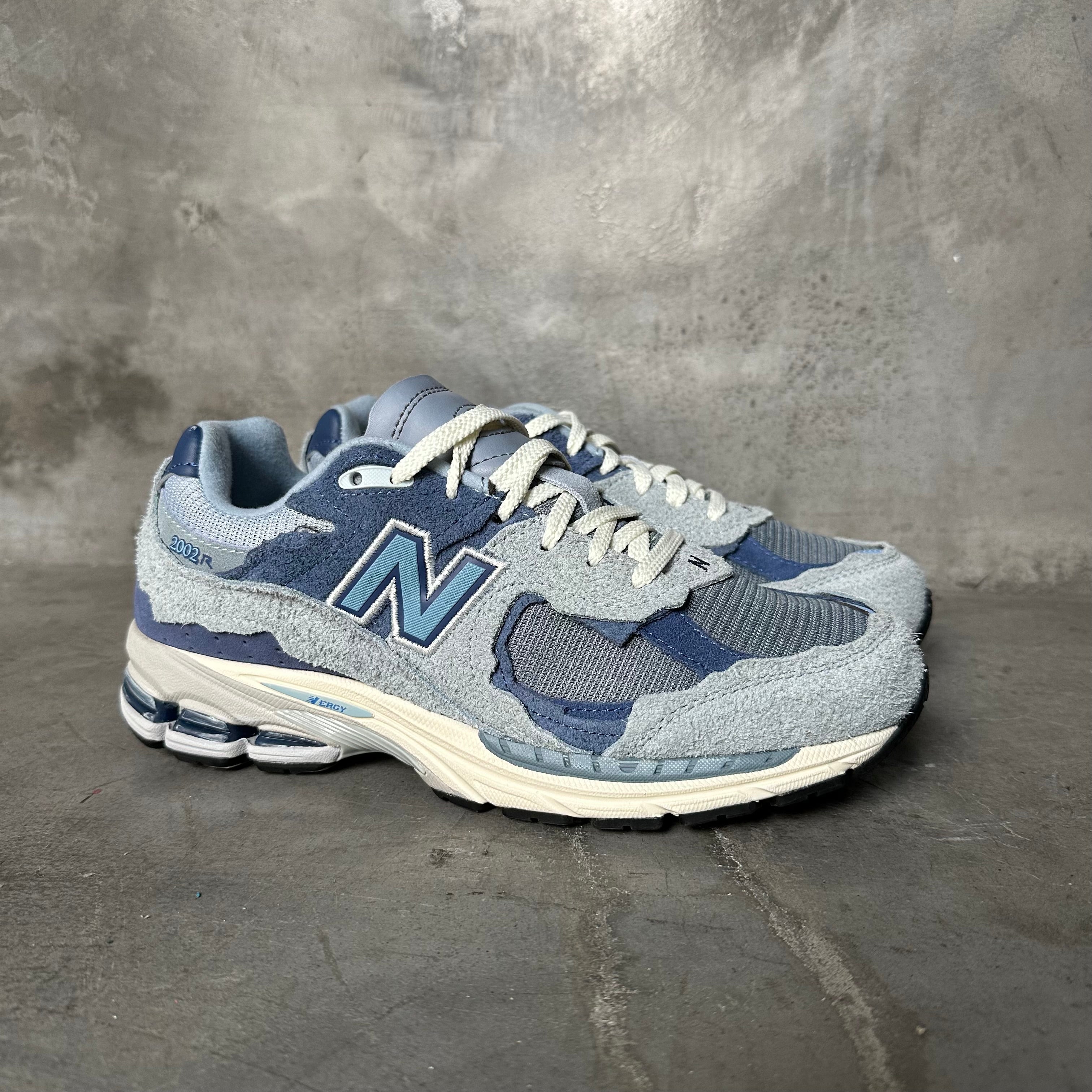New Balance 2002R Shoes - 37