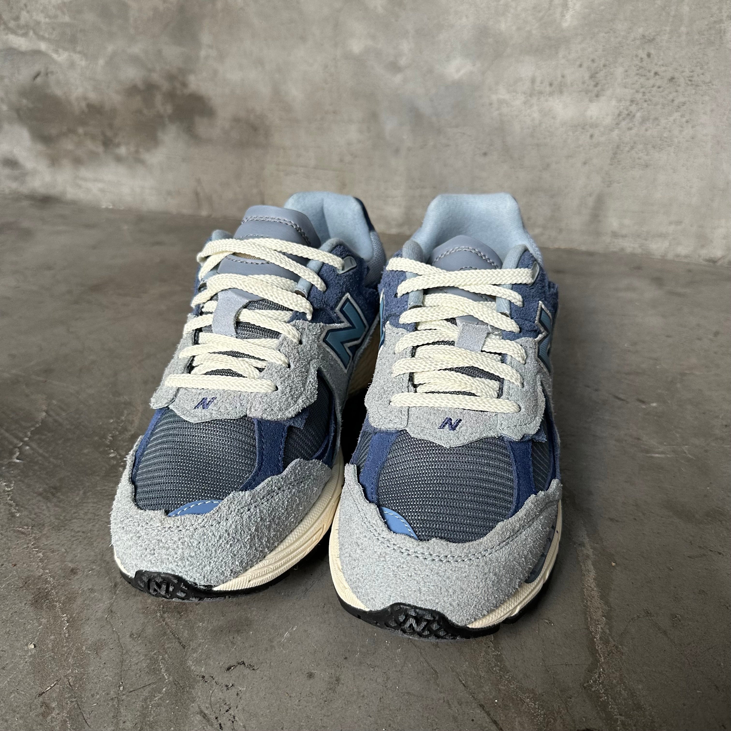 New Balance 2002R Shoes - 37