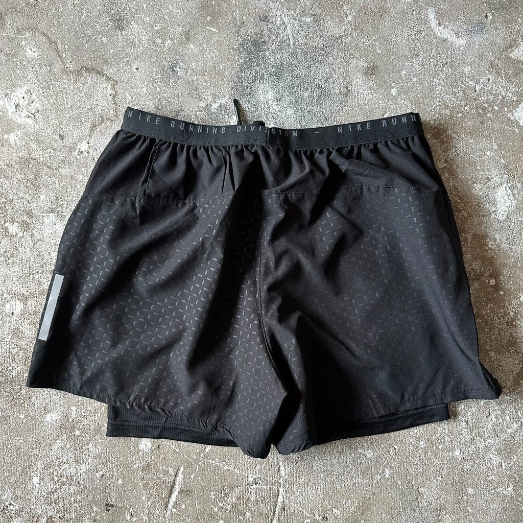 Nike Shorts - L