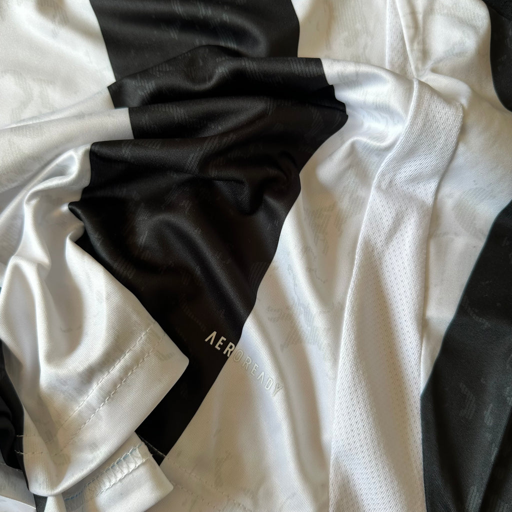 Adidas FC Juventus
Soccer team jersey - XL