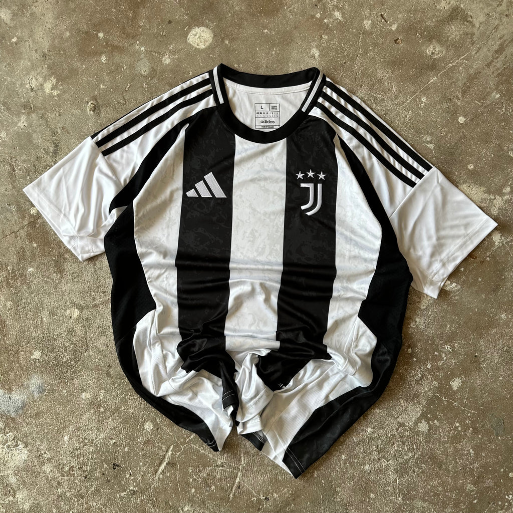 Adidas FC Juventus
Soccer team jersey - XL