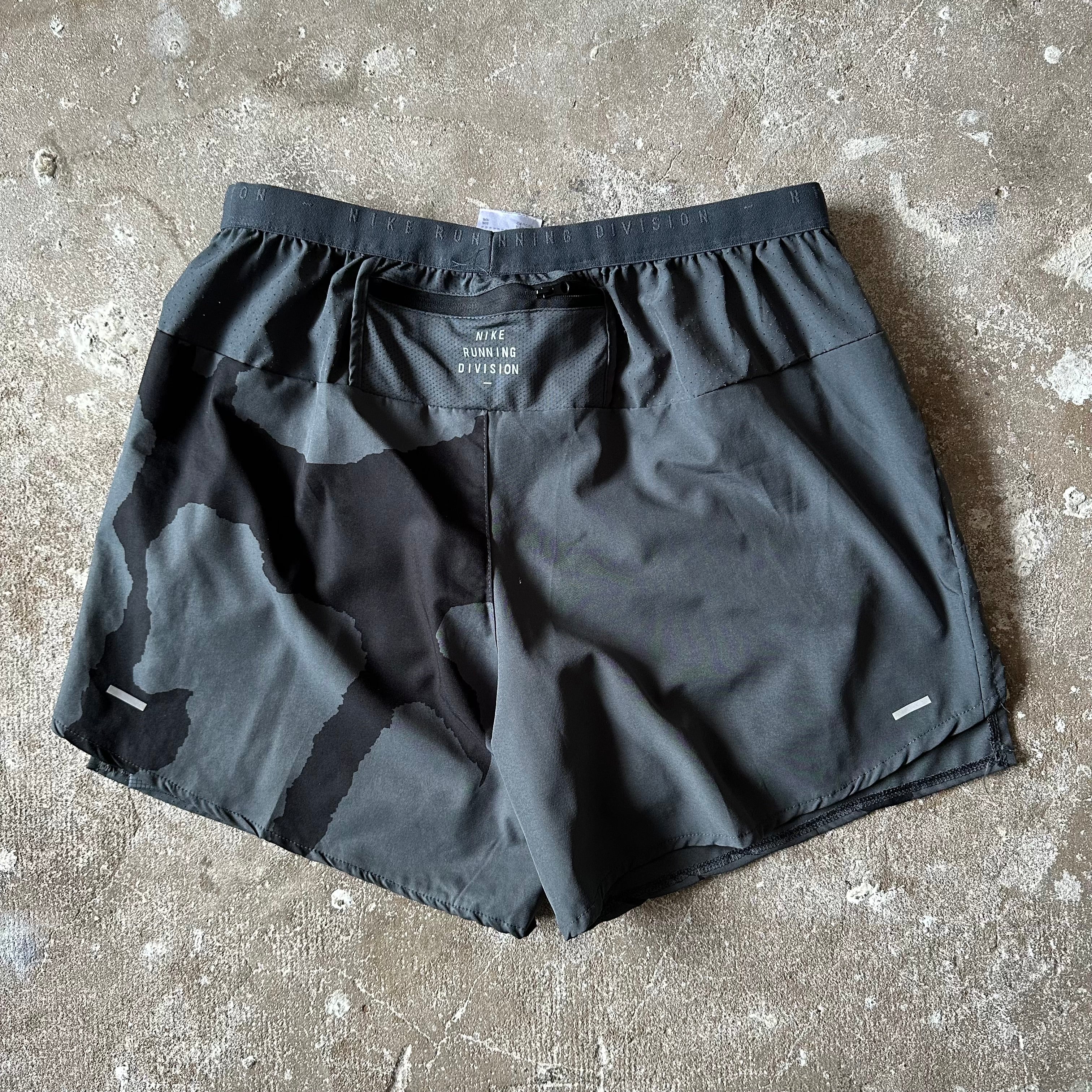 Nike Shorts - XL