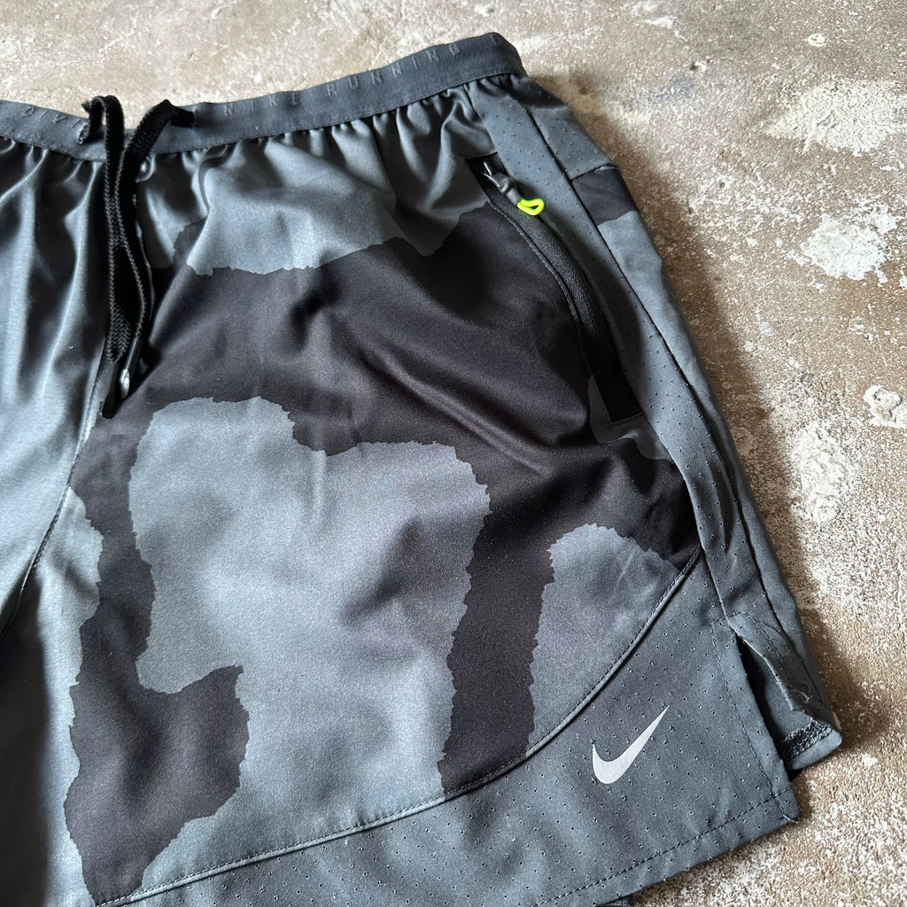 Nike Shorts - XL